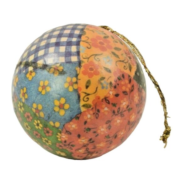 Country Quilt Decoupage 4 inch Round Christmas Ornament Vintage - Picture 1 of 3